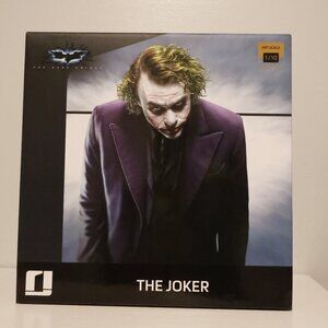 The Joker Statue - Batman The Dark King - 1/10 Art Scale - Iron Studios